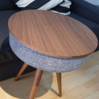  (ITSK102) โต๊ะลำโพงบลูทูธพร้อมที่ชาร์จไร้สายในตัว Beez Wooden Touch Limited - P767 : Beez Wooden Touch Limited Bluetooth Speaker Table with Built-in Wireless Charger - P767
